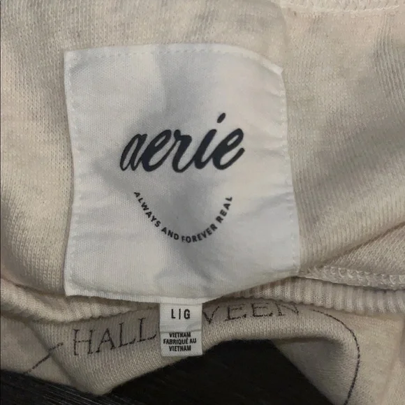 Cream Graphic Sweatshirt for the Halloween lover size large Aerie - Picture 13 of 16